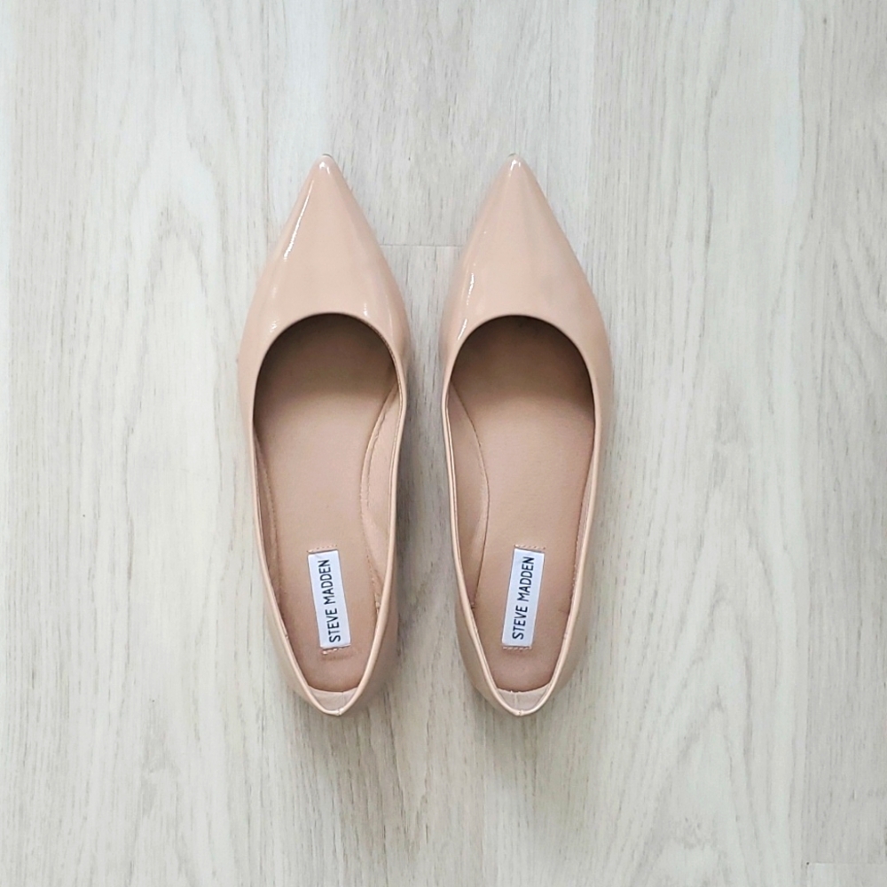 Steve Madden Nude Patent leather  flats